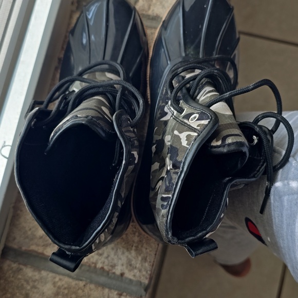 Green and Navy Blue Duck Boots - Picture 3 of 4